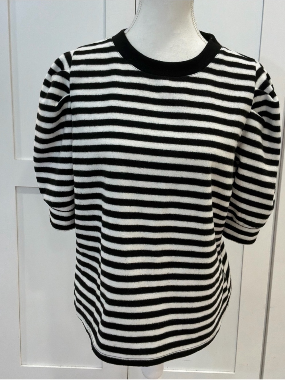Who What Wear Womens Black White Striped Puff Sleeve Knit Top size L Fuzzy